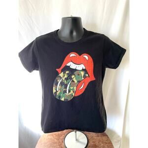 Rolling Stones Style Camo Tongue Lips Black Tee Women’s L